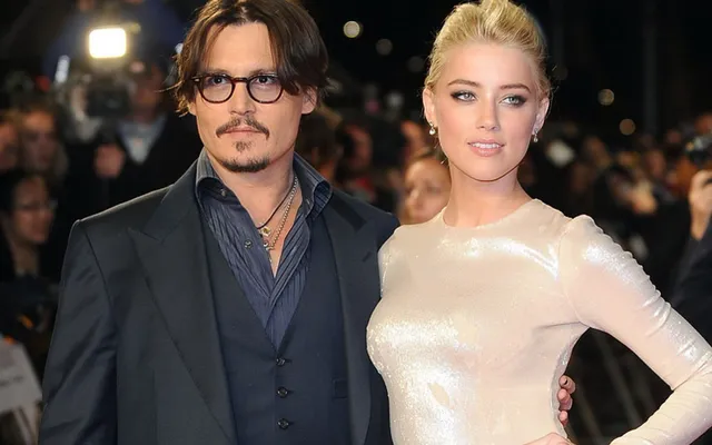 Amber Heard dùng chiêu gì để "trói chặt" Johnny Depp? | VTV.VN