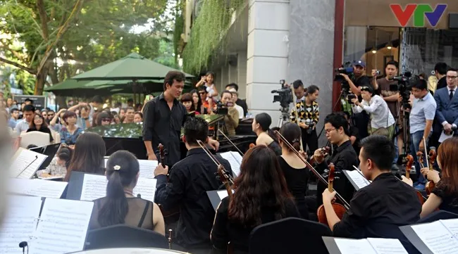 Hanoi audiences excite for 2015 Luala Concert