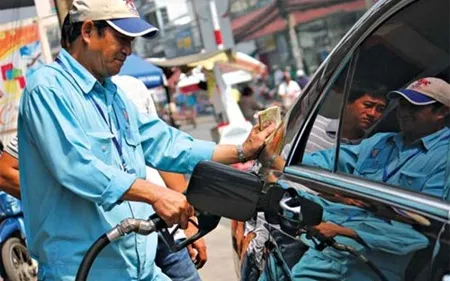 Petrol prices decline sharply