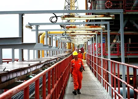 PVN's revenue falls amid oil price drop