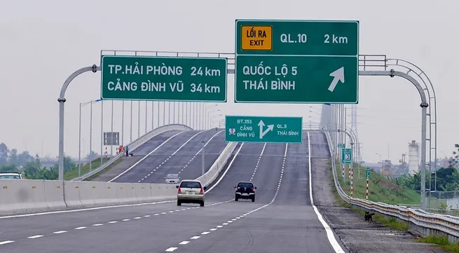 Hanoi-Hai Phong Expressway put into full operation