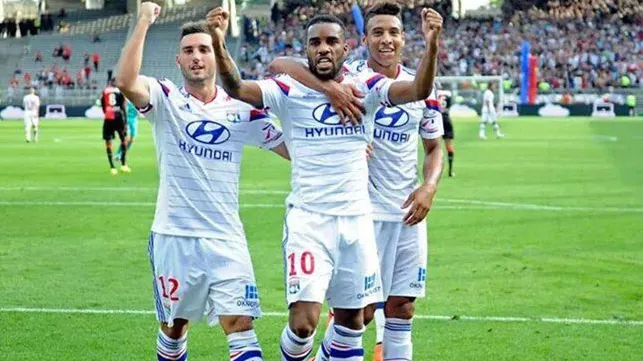 Famed French football club to train Ho Chi Minh City footballers