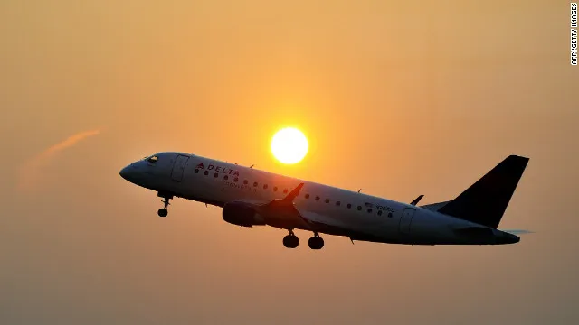 U.S. probing whether airlines collude to keep airfares high