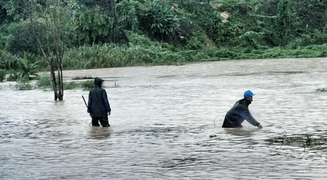 Rainstorms wreak havoc, spreading in northern Vietnam