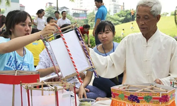 Hanoi lights up for mid-autumn festival