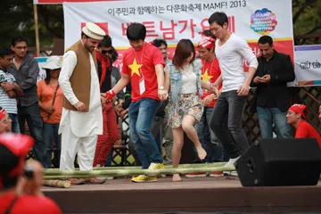 Vietnam culture shines at Arirang festival 2015