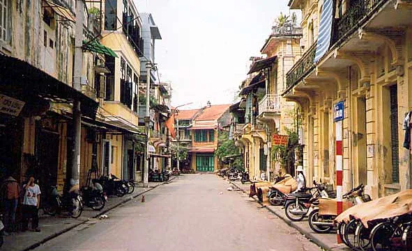 Discussion analyses Hanoi's past and present