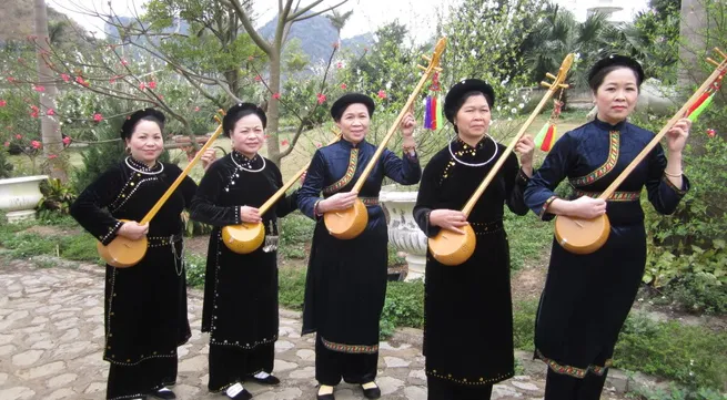 Festival celebrates ethnic Then singing