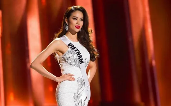 Pham Huong shines at Miss Universe 2015 semi-final