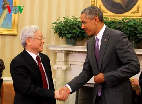 Vietnamese people embrace Vietnam-US friendly relations