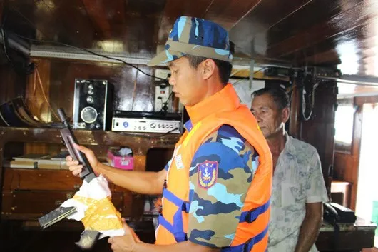 Vietnam Coast Guard seizes armed Thai ship for oil smuggling