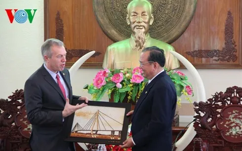 US ambassador visits Can Tho City