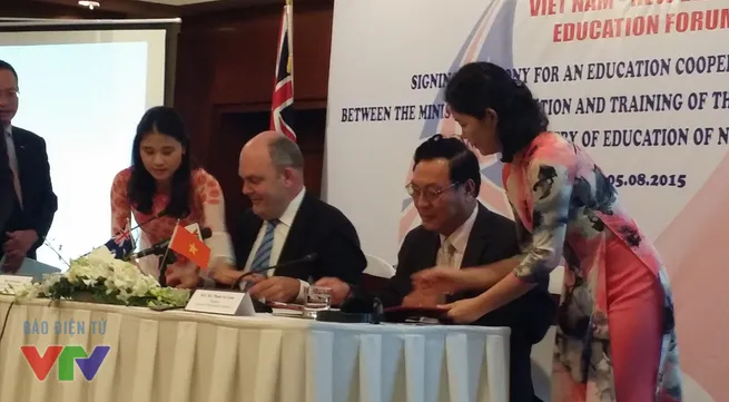 New Zealand Minister of Tertiary Education and Minister of Economic Development returns to Viet Nam