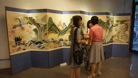 Korean royal embroidery techniques introduced in Hanoi