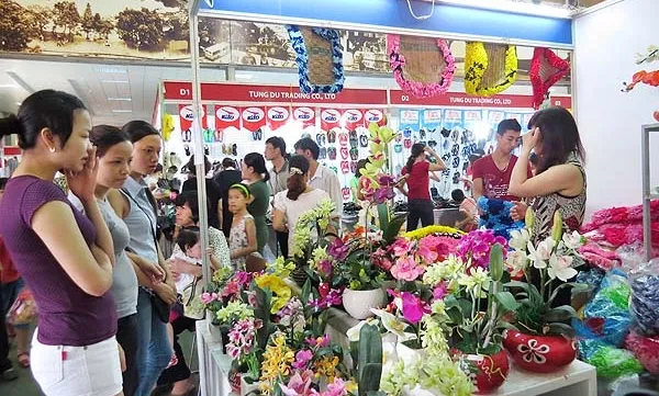 Vietnamese businesses showcase goods in Thailand