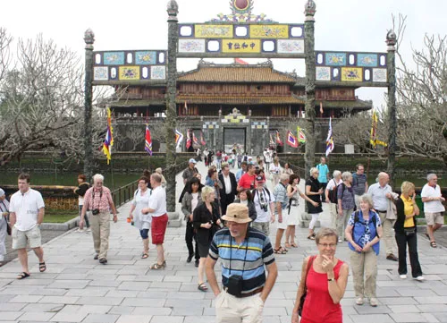 Hue welcomes 2.3 million visitors in 9 months