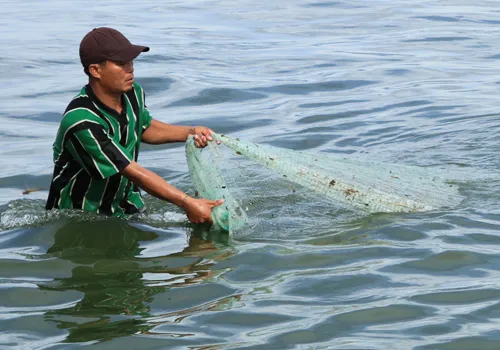 Fishermen given loans to build steel-hulled boats