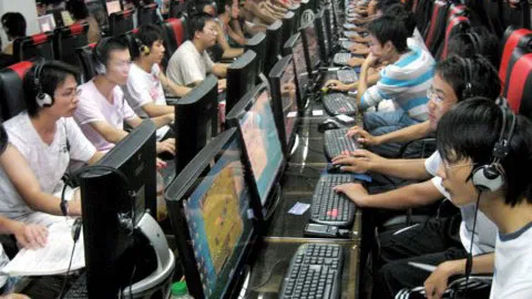 Vietnam in world internet user top 20