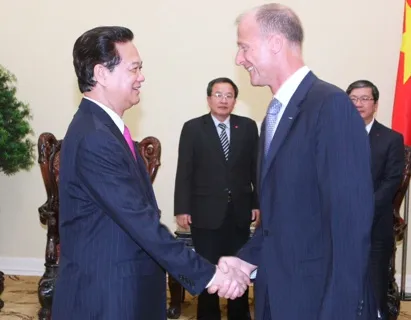 Prime Minister Dung meets Airbus Group CEO