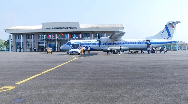 Pleiku Airport officially reopens