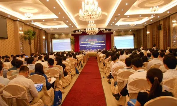 Scientists discuss challenges in nuclear science in Vietnam