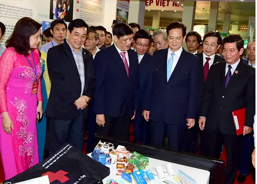 Exhibition features Vietnam’s 70-year achievements