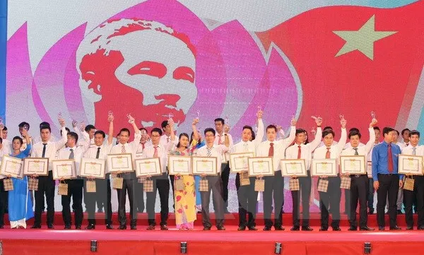 125 young people following Ho Chi Minh’s moral example awarded