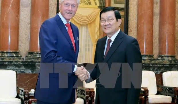 State President Truong Tan Sang met US Former President Bill Clinton