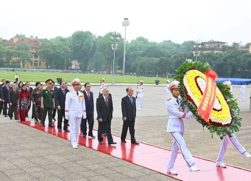 Leaders pay tribute to President Ho Chi Minh on National Day