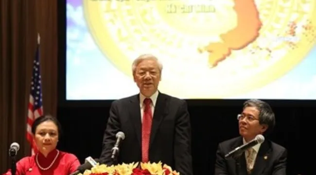 Party chief meets with Vietnamese community in the US