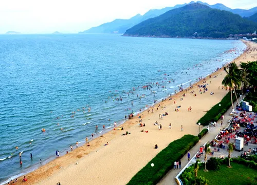 Binh Dinh: Intact beaches appeal to foreign visitors