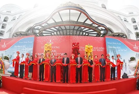 Five-star beach resort opens in Quang Ninh