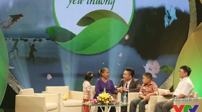 Cặp lá yêu thương: Spread out 'The good leaves protect the worn-out leaves' moral