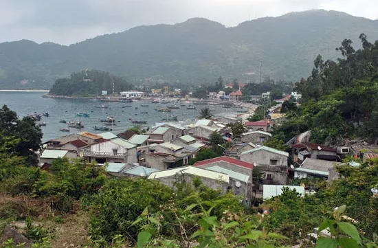 Underwater cable line to provide electricity for Cham Island