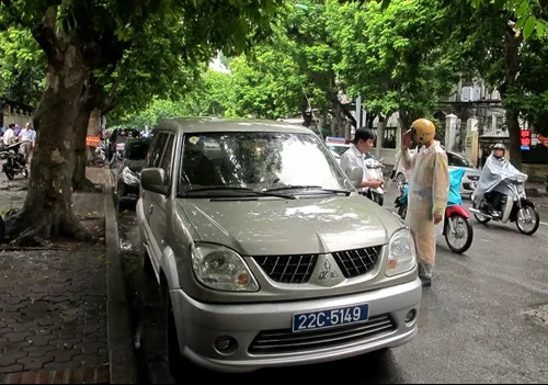 Hà Nội officials may use public transport for their daily travel