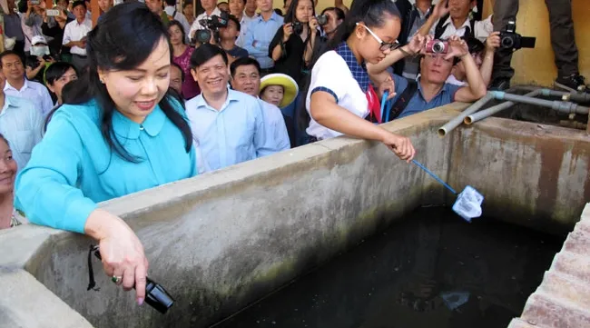 Minister urges prevention in battle against dengue, Zika