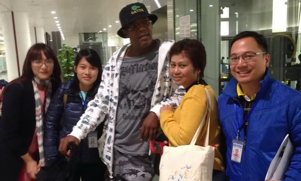 Samuel L. Jackson arrives in Hanoi, impressed by the traffic