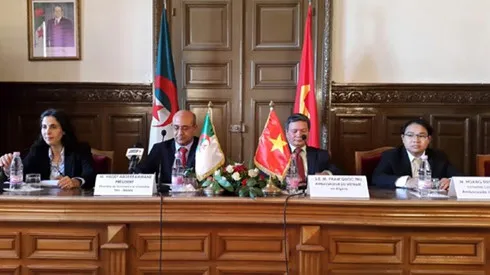 Vietnam and Algeria step up economic ties