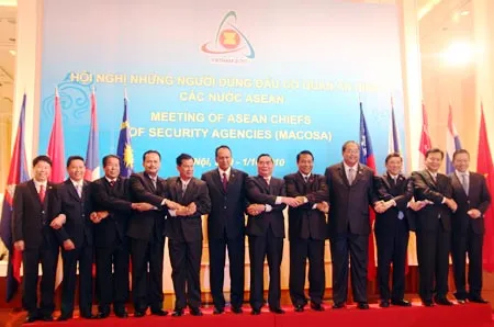 Diplomats discuss tasks