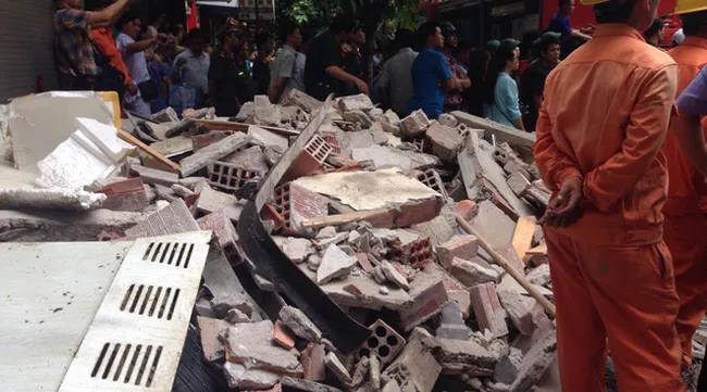 Two dead after house collapse in Hanoi