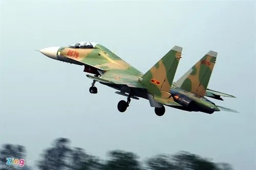 Vietnamese military aircraft goes missing during training