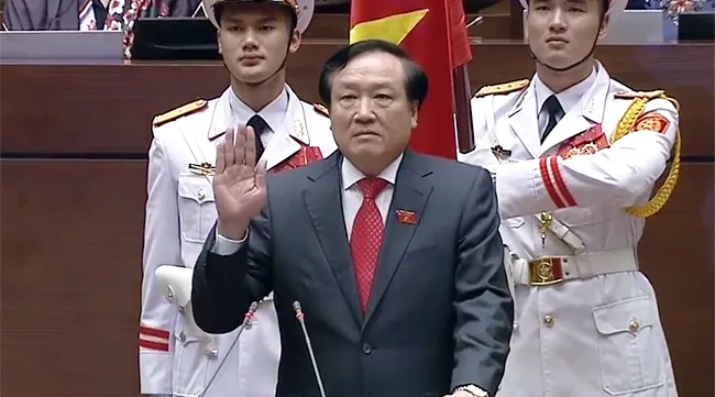 Chief Justice sworn into Supreme People's Court