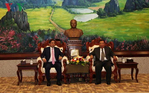 Vietnam, Laos Party organisation commissions look to push ties