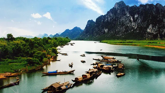 Tourist arrivals in Quang Binh rebound