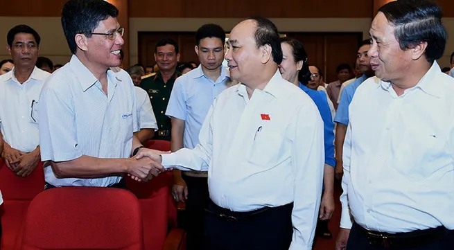 PM Nguyen Xuan Phuc meets voters in Hai Phong