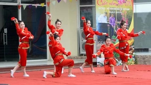 Various activities held nationwide to welcome 2016