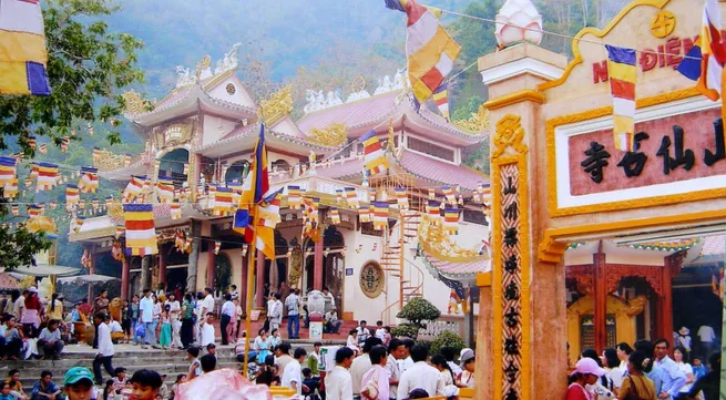 Spring Festival 2016 underway