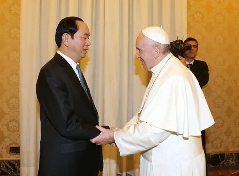 Pope Francis welcomes Vietnamese president
