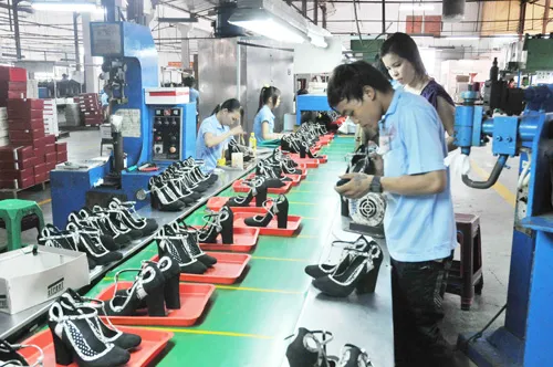 Developing support industries in the leather and footwear sector