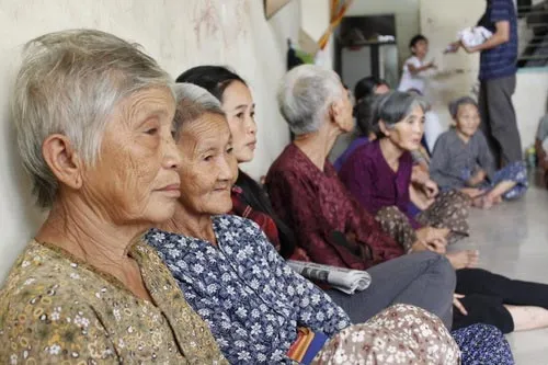 WB warns Vietnam about danger of ageing population